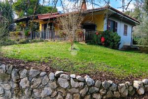 CASA INDIPENDENTE A LARIANO