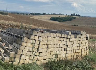 pali per recinzioni , vigneti,frutteti