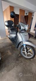 Scooter Aprilia Scarabeo 