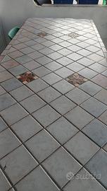 Tavolo in muratura e ferro battuto