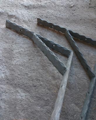 Staffe artigianali per mensole