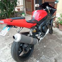 moto Yamaha R1 