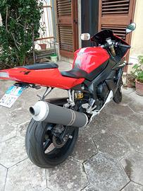 moto Yamaha R1 