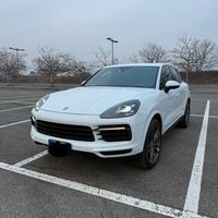 Porsche cayenne full tagliandi ( valuto permute)