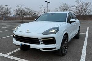 Porsche cayenne full tagliandi ( valuto permute)
