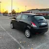 lancia y 1.2    2015 gpl