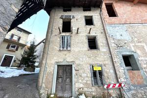 RAOSSI: AMPIA PORZIONE DI CASA da risanare