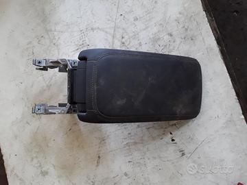 BRACCIOLO CENTRALE AUDI A3 Sedan (8V5) CLH (12>20)