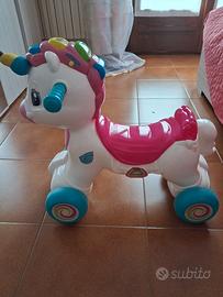 unicorno cavalcabile clementoni