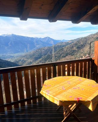 Trilocale montagna Lozio ultimo piano vista Alpi