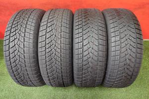 235 60 18 Gomme Invernal 80-90% GoodYear 235 60R18