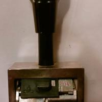 Timbro vintage in metallo Reiner B6