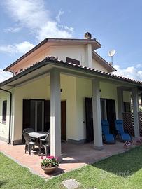 Villa bifamiliare sul Lago di Vico
