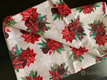 Tovaglia di Natale rifinita a mano