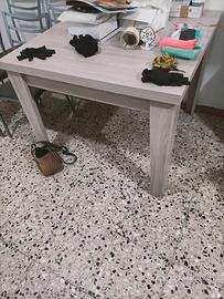 Tavolo da cucina con 4 sedie