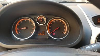 opel corsa 1200 80 cv 38.000 km originali.
