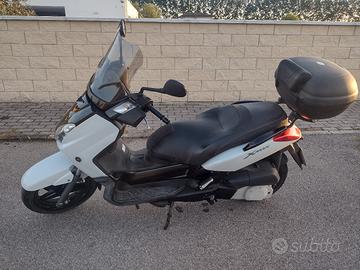 Scooter Xmax 250