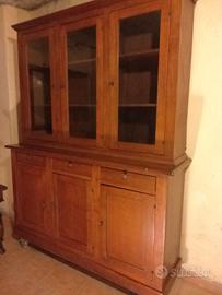 Credenza con vetrina