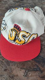 Cappellino con visiera 