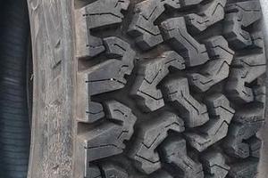 Pneumatici 4x4 per suv off-road  205 70 r15