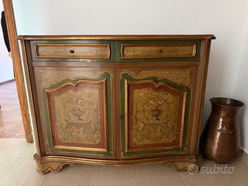 Madia in legno dipinta a mano stile veneziano