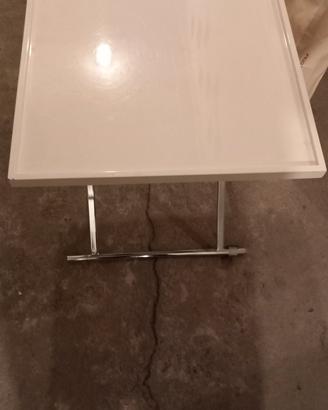 Tavolino bianco elegante soggiorno