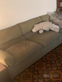 Divano in velluto verde