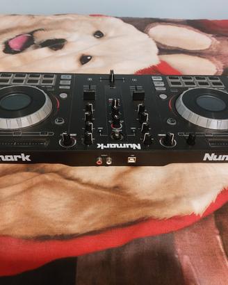 Console DJ Numark Mixtrack Platinum FX