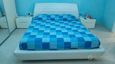 Letto matrimoniale con materasso