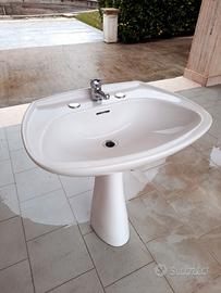 Lavandino completo di rubinetteria e colonna