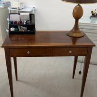 Scrivania in legno