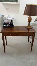 Scrivania in legno