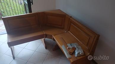 Giropanca ad angolo in legno con vani contenitore