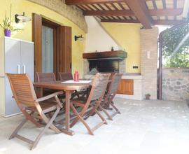 VILLA A SCHIERA CENTRALE A MARTIGNACCO