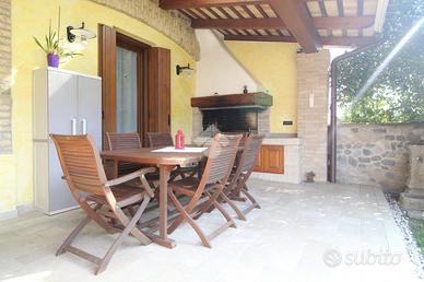 VILLA A SCHIERA CENTRALE A MARTIGNACCO