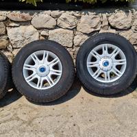  cerchi in lega e pneumatici 215/70 15 R C carico 