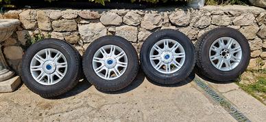  cerchi in lega e pneumatici 215/70 15 R C carico 