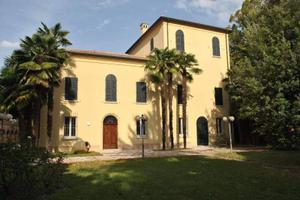 Rustico / Casale di 962 m² con più di 5 locali a C