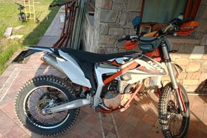 KTM moto