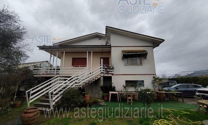 Rustico/Casale/Corte Pescia [A4337551]