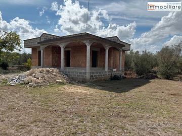 Villa a rustico con ampio terreno