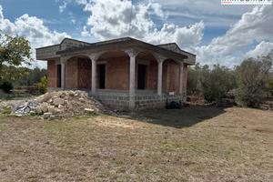 Villa a rustico con ampio terreno