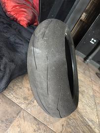 Gomme moto