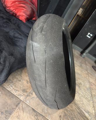 Gomme moto