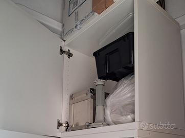mobiletto bianco
 
Altezza 64
Lunghezza 60