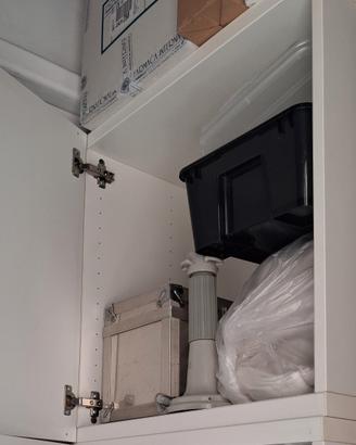 mobiletto bianco
 
Altezza 64
Lunghezza 60