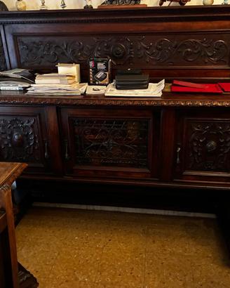 Buffet antico d'epoca in legno intagliato