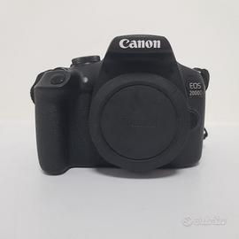 Reflex Canon EOS 2000D body usato