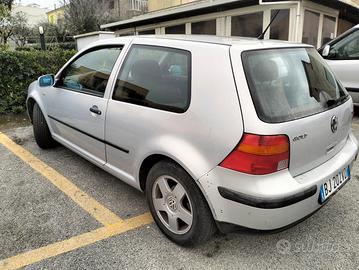 VOLKSWAGEN Golf 4ª serie