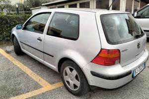 VOLKSWAGEN Golf 4ª serie